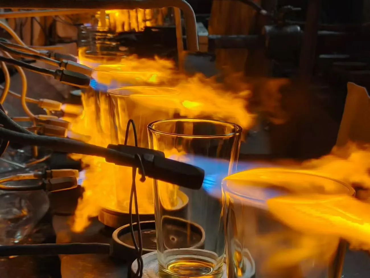 Модернизация технологии пламенной полировки лоньюй стекло для удовлетворения жестких потребностей российского рынка112